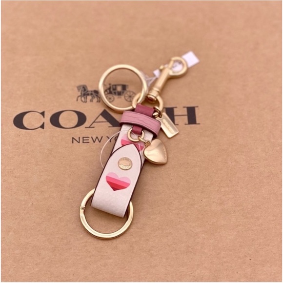 Coach Trigger Snap Bag
Charm With Stripe Heart Print Leather Keychain - Picture 6 of 7